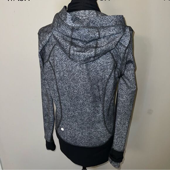 Lululemon Daily Practice Rio Mist Gray Black Zip Up Jacket - Womens size 10 - Picture 4 of 16